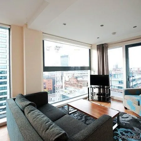 Max @ Piccadilly Apartment