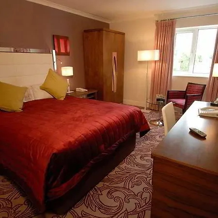 Golden Tulip Manchester Hotel 4*