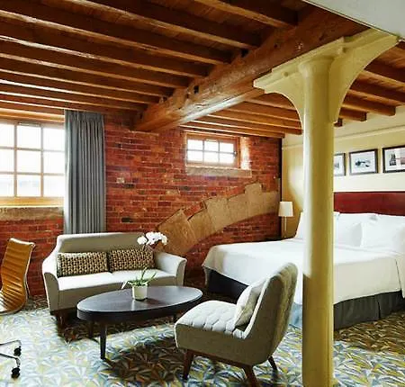 Hotel Marriott Victoria &