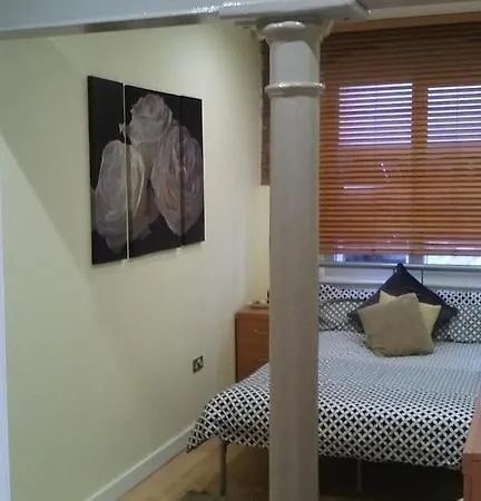 Homestay In Ducie Street Manchester
