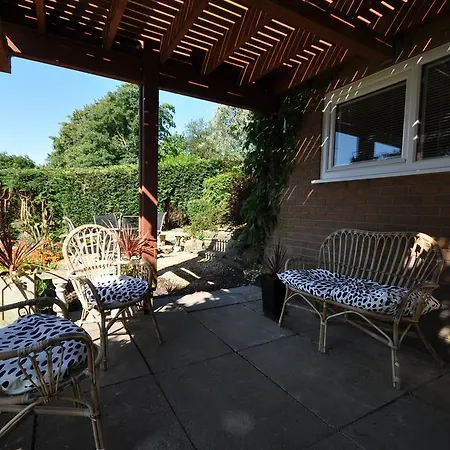 The Garden Apartment, Near Airport & * Манчестер