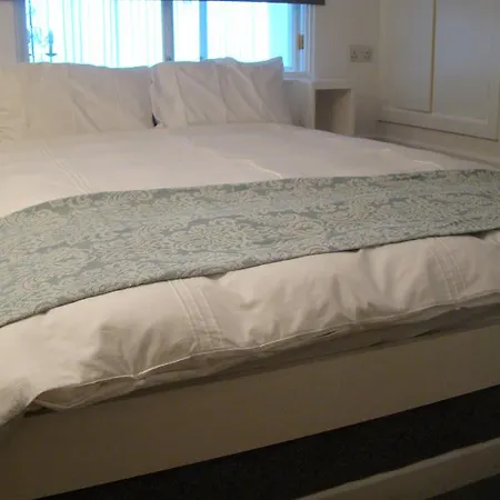 Corporation Street Apartment *
