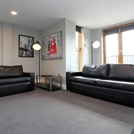 Ξενοδοχείο με διαμερίσματα The Warehouse 4*