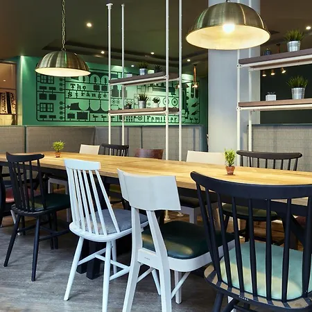 Hotel Leonardo - Formerly Jurys 4*