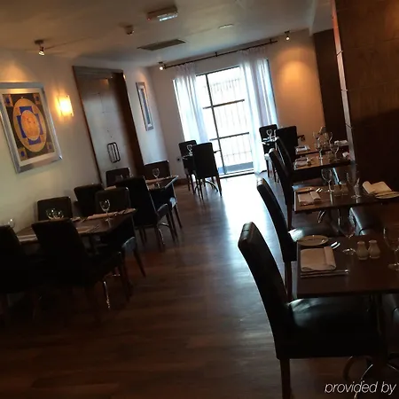 曼彻斯特中央公园假日酒店 4*