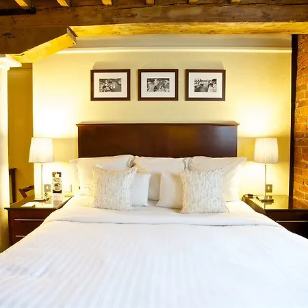Marriott Victoria &