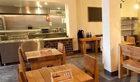 Victoria Warehouse Hotel