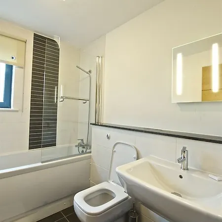 Dreamhouse Manchester West Salford (Greater Manchester)