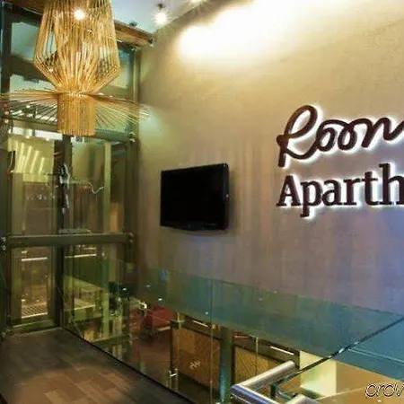 Roomzzz Aparthotel
