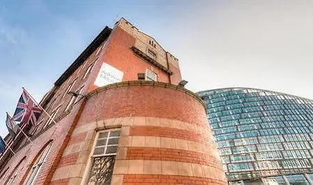 Ashton House Хостел