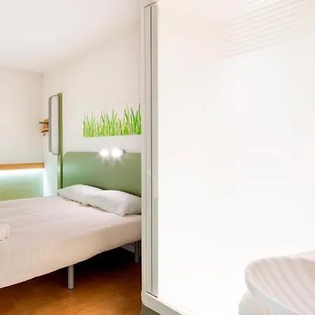 Ibis Budget Centre Pollard Street Hotel 2*