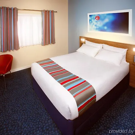מלון Travelodge 3*