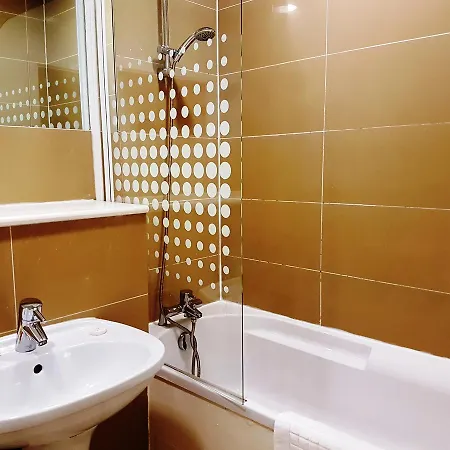 Stop 4* מנצ'סטר