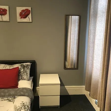 - Old Mms Guest house Manchester