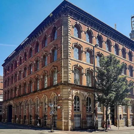 Greater Warehouse For Up To 4 Apartment Manchester