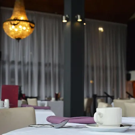 Hotell The Waterside And Leisure Club