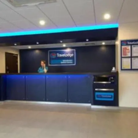 Travelodge Salford Quays מלון 3*