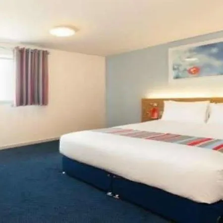 Travelodge Salford Quays 3* מנצ'סטר
