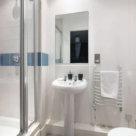 ماي-بلايسيز سينترال شقة *