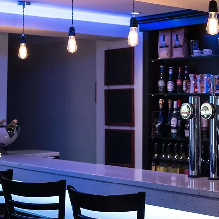 Ivy Mount Boutique 3*