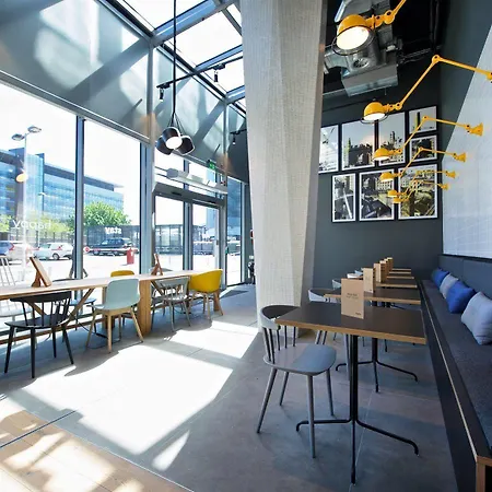 Staycity Piccadilly 4*