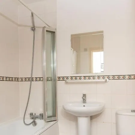 Cosy 1br Flat In Heart Of Fallowfield Апартаменты