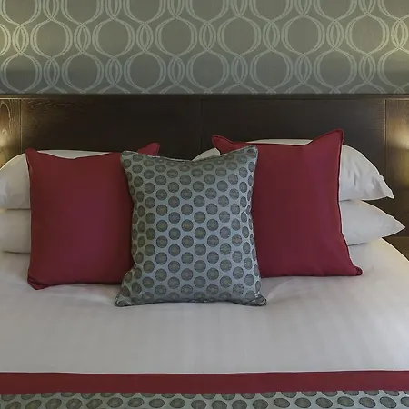 Best Western Plus Pinewood Manchester Airport-wilmslow Aparthotel 4*