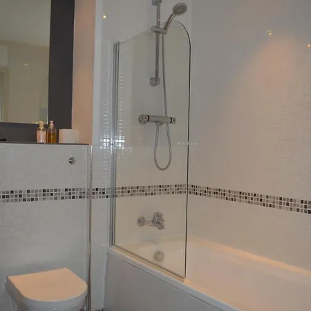 Διαμέρισμα 2 Bedroom With Balcony Overlooking River *