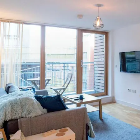Modern 2 Bedroom In City Centre With Balcony * Manchester