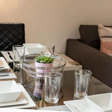 Апартаменты Lovely Apartments, Well Located By Vere Stays Манчестер