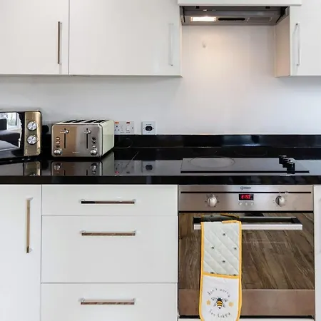 Lovely Apartments, Well Located By Vere Stays Апартаменты *