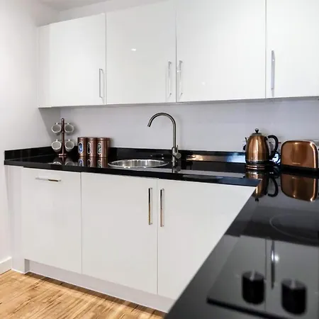 Lovely Apartments, Well Located By Vere Stays *