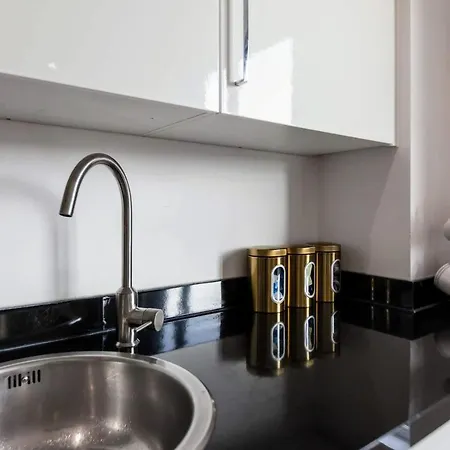 Апартаменты Lovely Apartments, Well Located By Vere Stays *