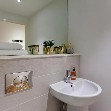 Апартаменты Lovely Apartments, Well Located By Vere Stays *