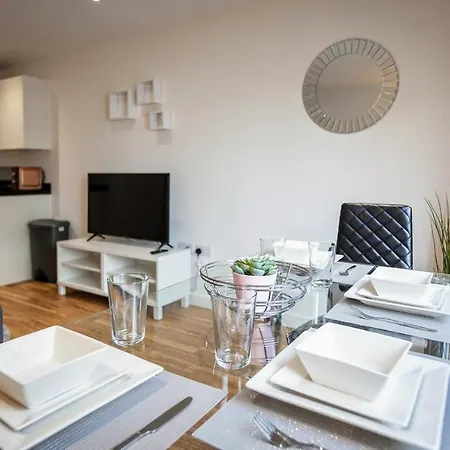 Апартаменты Lovely Apartments, Well Located By Vere Stays