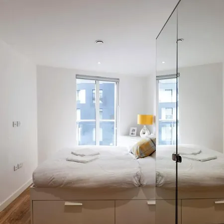 Lovely Apartments, Well Located By Vere Stays