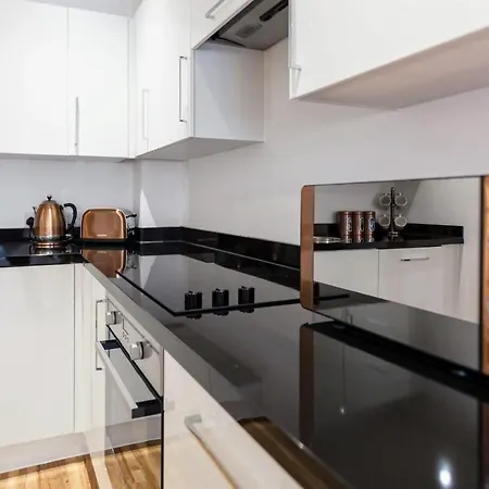 Lovely Apartments, Well Located By Vere Stays