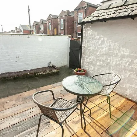 Feriehus Park House - Large 3 Bedroom Victorian House, 10 Mins From Manchester