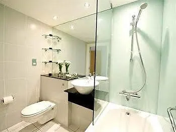 By Marriott Piccadilly מלון