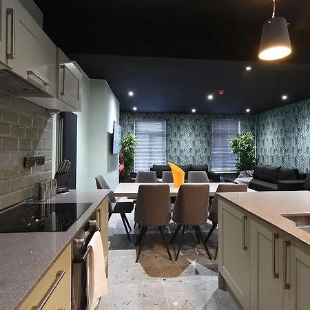 La Jungle Du Swan Apartment Manchester