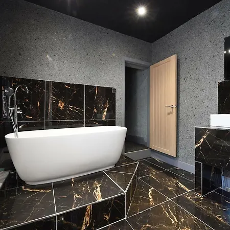 La Jungle Du Swan * Manchester