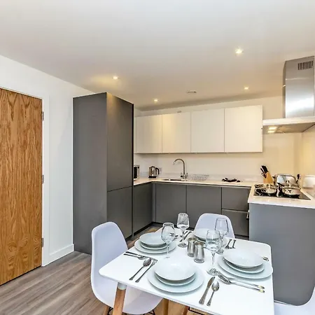 Halo House By Guestz Appartement *