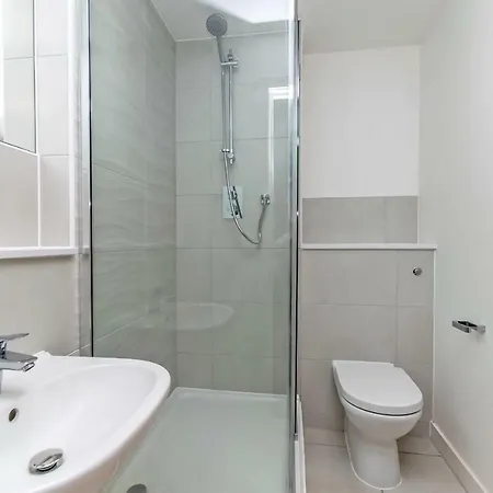 公寓 Halo House By Guestz *