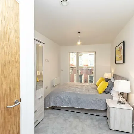 Halo House By Guestz Manchester