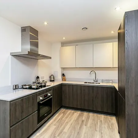 Halo House By Guestz