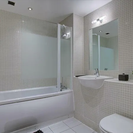 דירה Prime Location 1 Bed Apt With Balcony מנצ'סטר