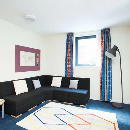 Modern Student-only Ensuite In City Centre