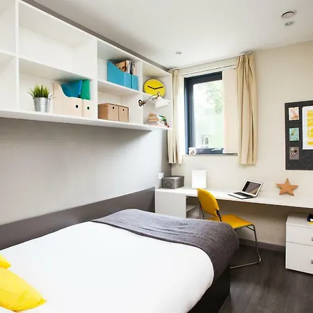 Hotel Modern Student-only Ensuite In City Centre 4*
