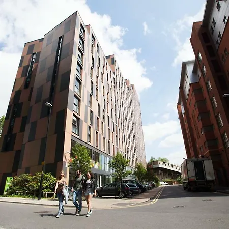 Hotel Modern Student-only Ensuite In City Centre 4*