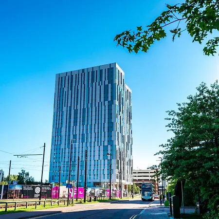 Contemporary 1 Bed In Media City, Sleeps 4, Free Gym * Manchester